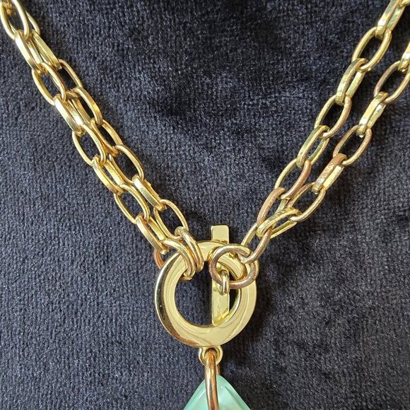 Womens Gold Tone Chain Resin Deco Pendant Necklace Jewelry with Toggle Clasp - Picture 6 of 6